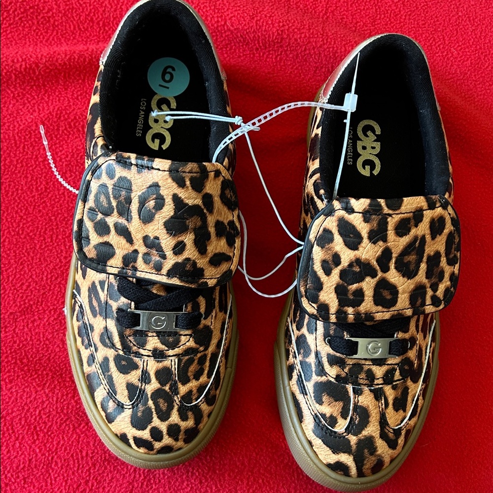 GBG Los Angeles Leopard Print Women's Sneakers,6